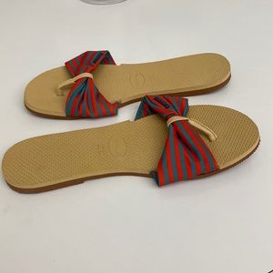 NWOT Havaianas size 9/10 flip flop sandal.